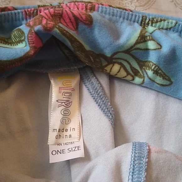 Lularoe - Picture 3 of 4